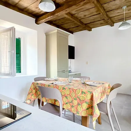 Casa Comparin Apartment *